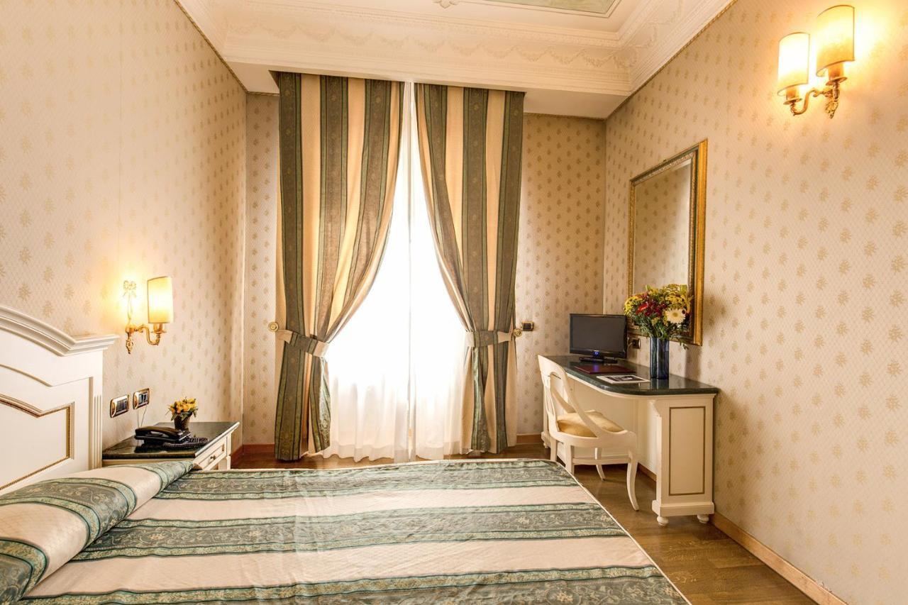 Hotel La Lumiere Di Piazza Di Spagna Rome Exterior photo