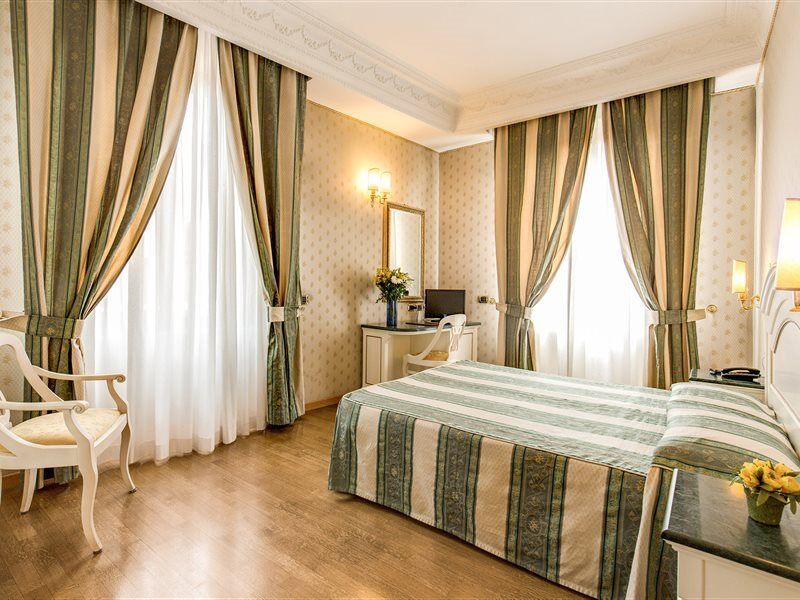 Hotel La Lumiere Di Piazza Di Spagna Rome Exterior photo