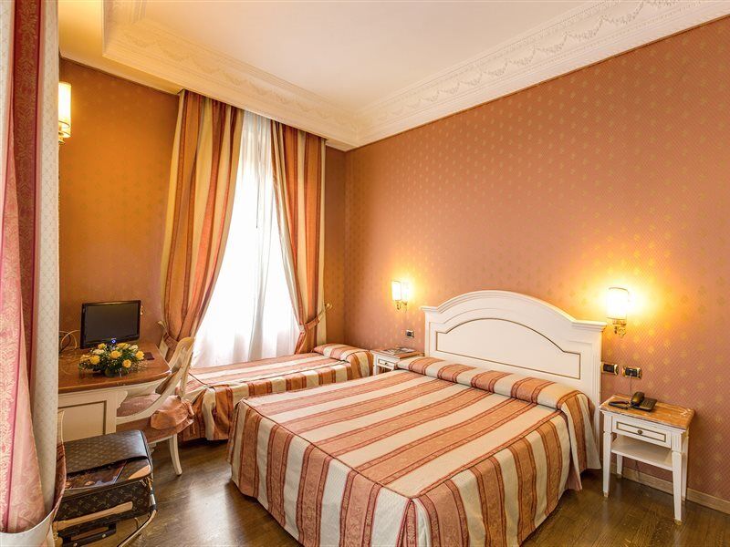 Hotel La Lumiere Di Piazza Di Spagna Rome Exterior photo